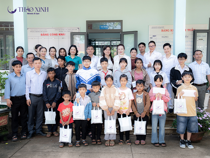 Thao-Xinh-tiep-suc-hoc-sinh-den-truong-phuong-nam-gia-nghia-6