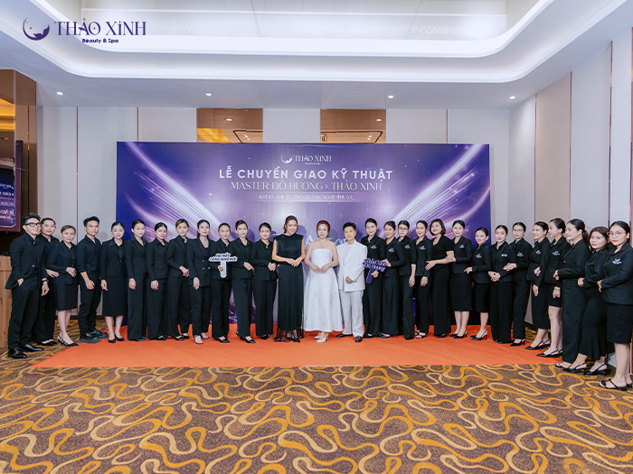 chuyen-giao-ky thuat-Nature-Brows-giua-Grand Master-Đo-Huong-va-Thao-Xinh-10