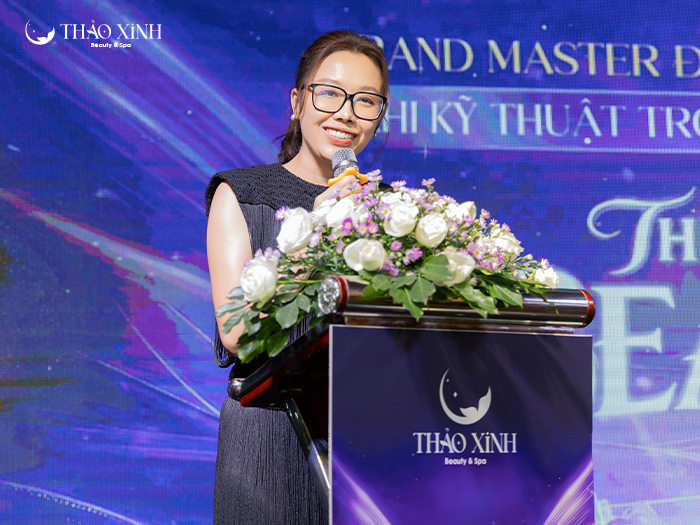 chuyen-giao-ky thuat-Nature-Brows-giua-Grand Master-Đo-Huong-va-Thao-Xinh-6