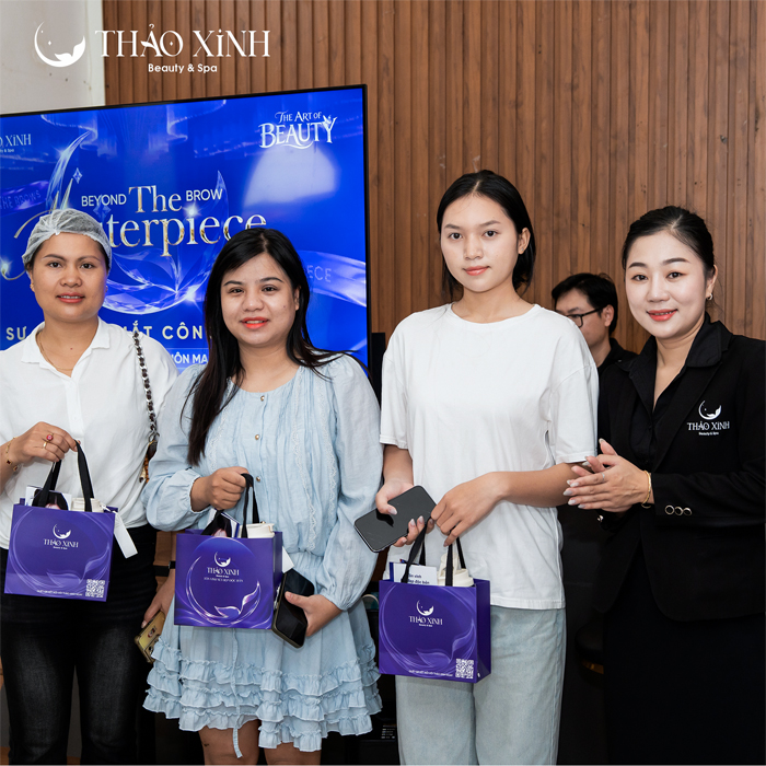ra-mat-ky-thuat-Nature-Brow-tai-Thao-Xinh-Buon-Ma-Thuot-2